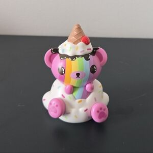 Liz Rainbow Bear Moriah Elizabeth Figure Color Splash Series 2